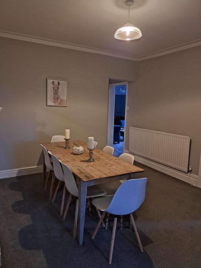Llandudno Apartment, Quirky Pub With Tropical Beer Garden Exterior photo